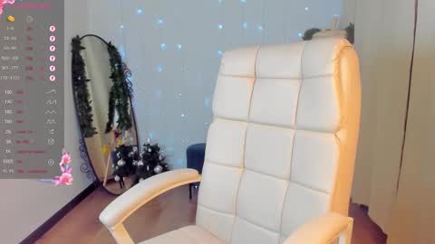 Eva  online show from December 13, 2024, 5:38 am