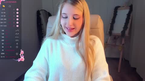 Eva  online show from December 15, 2024, 2:41 am