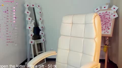 Eva  online show from February 13, 2025, 5:48 am