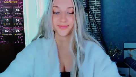 Eva  online show from November 6, 2025, 6:58 am