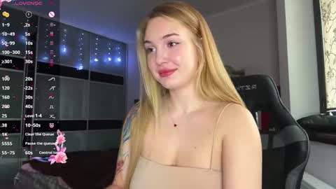 Snapshot of evacarter1 chatting on November 18, 2025, 10:09 am evacarter1 online show from November 18, 2025, 10:09 am