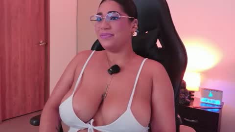 Snapshot of evacarters chatting on July 23, 2026, 6:00 am Jenny Carters online show from July 23, 2026, 6:00 am