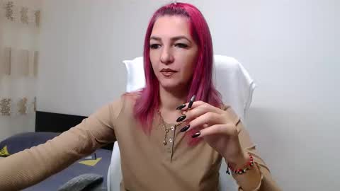 EvadesireONE online show from November 21, 2025, 7:51 am