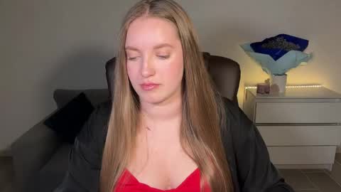 Snapshot of evajuly chatting on June 9, 2026, 7:03 pm Eva online show from June 9, 2026, 7:03 pm