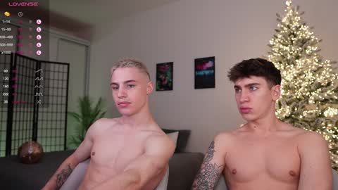 evan_white_ online show from December 22, 2024, 4:59 pm