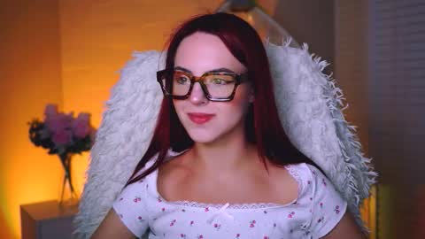 Eva  online show from September 27, 2025, 11:59 am