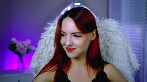 Eva  online show from November 30, 2025, 12:42 pm