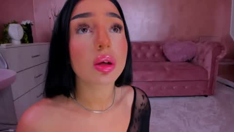 Snapshot of evanew_ chatting on February 18, 2025, 6:15 pm Eva online show from February 18, 2025, 6:15 pm