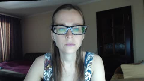 YourMistress online show from June 4, 2026, 8:53 am