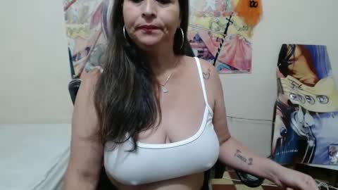 Snapshot of evangelinhotxxx33 chatting on December 24, 2024, 12:22 am Eva online show from December 24, 2024, 12:22 am