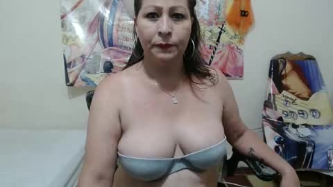 Snapshot of evangelinhotxxx33 chatting on February 7, 2025, 9:15 pm Eva online show from February 7, 2025, 9:15 pm