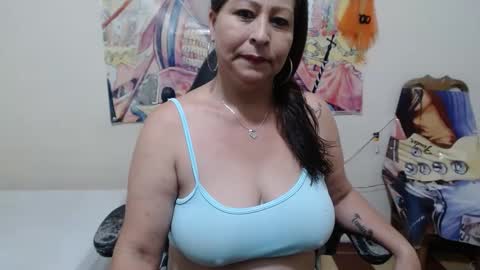 Snapshot of evangelinhotxxx33 chatting on February 12, 2025, 9:22 pm Eva online show from February 12, 2025, 9:22 pm