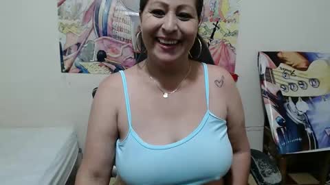 Snapshot of evangelinhotxxx33 chatting on February 18, 2025, 12:15 am Eva online show from February 18, 2025, 12:15 am