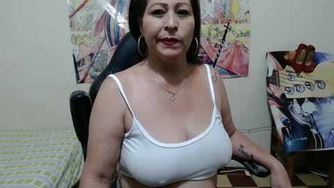 Snapshot of evangelinhotxxx33 chatting on March 12, 2025, 11:33 pm Eva online show from March 12, 2025, 11:33 pm