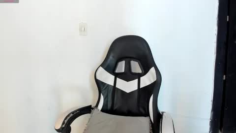 evanllelyne online show from October 10, 2025, 1:43 pm