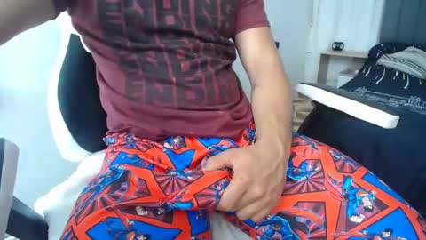 Snapshot of evans_king chatting on February 8, 2025, 6:33 pm Evan online show from February 8, 2025, 6:33 pm