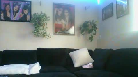 evanschris2048 online show from November 20, 2025, 8:41 pm