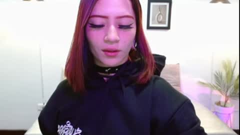 Evanssa lx online show from December 14, 2025, 1:27 pm