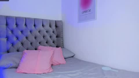 Eva Olimpo online show from November 18, 2025, 6:01 pm