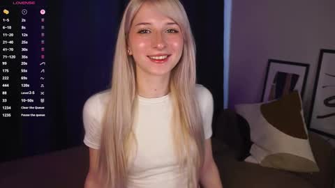 Snapshot of evaqt chatting on September 26, 2025, 7:34 am Eva online show from September 26, 2025, 7:34 am