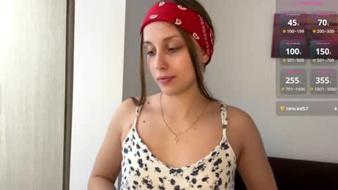 Snapshot of evarenard_ chatting on April 17, 2026, 5:38 pm evarenard_ online show from April 17, 2026, 5:38 pm