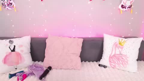 Snapshot of evarey_ chatting on July 15, 2026, 4:51 am Adelina online show from July 15, 2026, 4:51 am