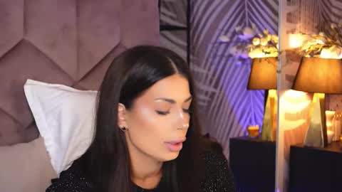 EvaRhea online show from November 12, 2025, 3:51 am