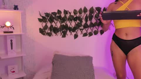 EVARITZ online show from February 6, 2026, 9:18 pm