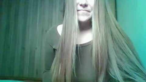 Snapshot of evasapples2026 chatting on January 16, 2026, 7:18 pm evasapples2026 online show from January 16, 2026, 7:18 pm