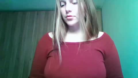 Snapshot of evasapples2026 chatting on January 17, 2026, 2:55 pm evasapples2026 online show from January 17, 2026, 2:55 pm