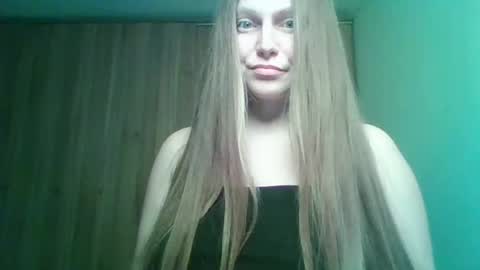 Snapshot of evasapples2026 chatting on February 12, 2026, 10:27 pm evasapples2026 online show from February 12, 2026, 10:27 pm