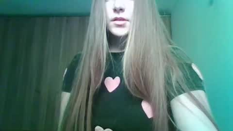 Snapshot of evasapples2026 chatting on February 18, 2026, 12:06 am evasapples2026 online show from February 18, 2026, 12:06 am