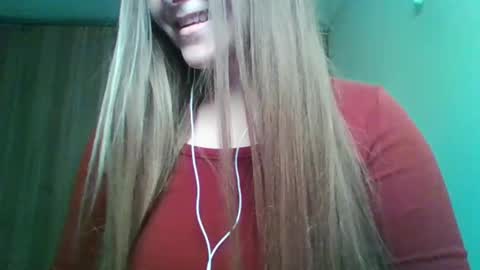 Snapshot of evasapples2026 chatting on February 20, 2026, 7:58 pm evasapples2026 online show from February 20, 2026, 7:58 pm