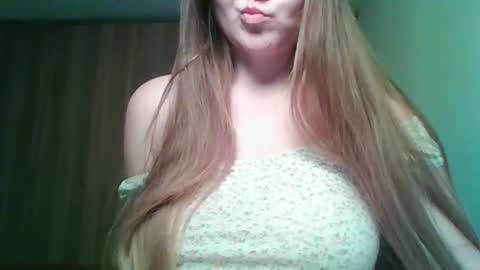 Snapshot of evasapples2026 chatting on February 22, 2026, 11:14 pm evasapples2026 online show from February 22, 2026, 11:14 pm