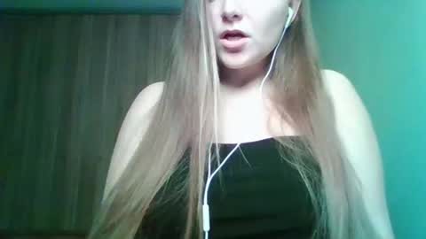 Snapshot of evasapples2026 chatting on February 27, 2026, 6:52 pm evasapples2026 online show from February 27, 2026, 6:52 pm