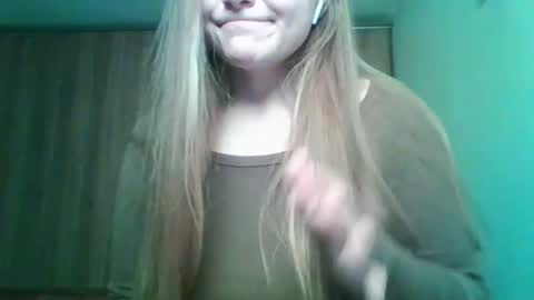 Snapshot of evasapples2026 chatting on March 4, 2026, 10:38 pm evasapples2026 online show from March 4, 2026, 10:38 pm