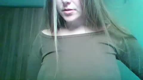 Snapshot of evasapples2026 chatting on March 12, 2026, 11:22 pm evasapples2026 online show from March 12, 2026, 11:22 pm