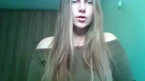 Snapshot of evasapples2026 chatting on March 15, 2026, 8:26 pm evasapples2026 online show from March 15, 2026, 8:26 pm