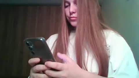 Snapshot of evasapples2026 chatting on March 18, 2026, 10:13 pm evasapples2026 online show from March 18, 2026, 10:13 pm