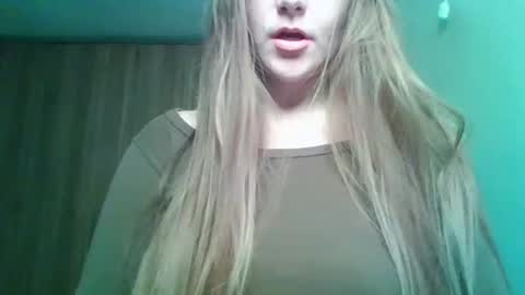 Snapshot of evasapples2026 chatting on March 21, 2026, 9:51 pm evasapples2026 online show from March 21, 2026, 9:51 pm