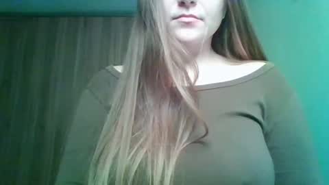 Snapshot of evasapples2026 chatting on March 22, 2026, 9:40 pm evasapples2026 online show from March 22, 2026, 9:40 pm