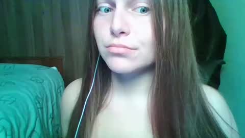 Snapshot of evasapples2026 chatting on April 8, 2026, 6:30 pm evasapples2026 online show from April 8, 2026, 6:30 pm