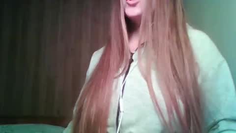Snapshot of evasapples2026 chatting on April 16, 2026, 7:58 pm evasapples2026 online show from April 16, 2026, 7:58 pm