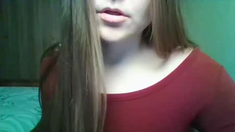 Snapshot of evasapples2026 chatting on April 18, 2026, 8:42 pm evasapples2026 online show from April 18, 2026, 8:42 pm