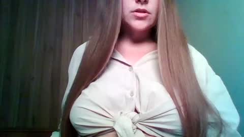 Snapshot of evasapples2026 chatting on June 25, 2026, 3:16 pm evasapples2026 online show from June 25, 2026, 3:16 pm