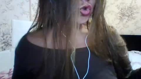 Snapshot of evasapples2026 chatting on July 2, 2026, 9:10 pm evasapples2026 online show from July 2, 2026, 9:10 pm