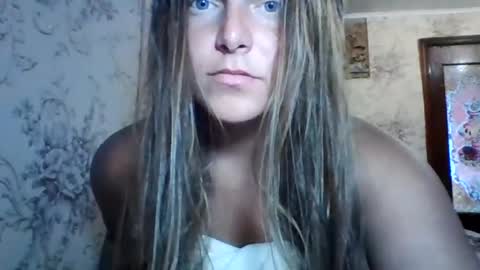 Snapshot of evasapples2026 chatting on July 16, 2026, 9:26 am evasapples2026 online show from July 16, 2026, 9:26 am