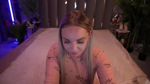 Snapshot of evasugar__ chatting on October 2, 2025, 8:49 pm Eva online show from October 2, 2025, 8:49 pm