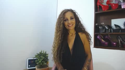 Snapshot of evasweet__ chatting on January 22, 2025, 4:34 am EVA LUNA online show from January 22, 2025, 4:34 am