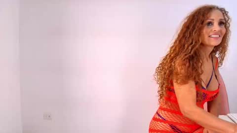 Snapshot of evasweet__ chatting on February 9, 2025, 10:54 pm EVA LUNA online show from February 9, 2025, 10:54 pm